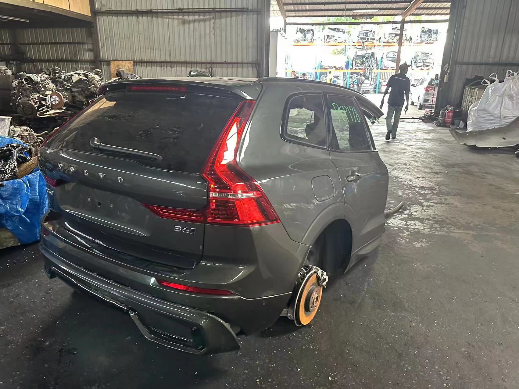 VOLVO XC60 B6 - Image 6